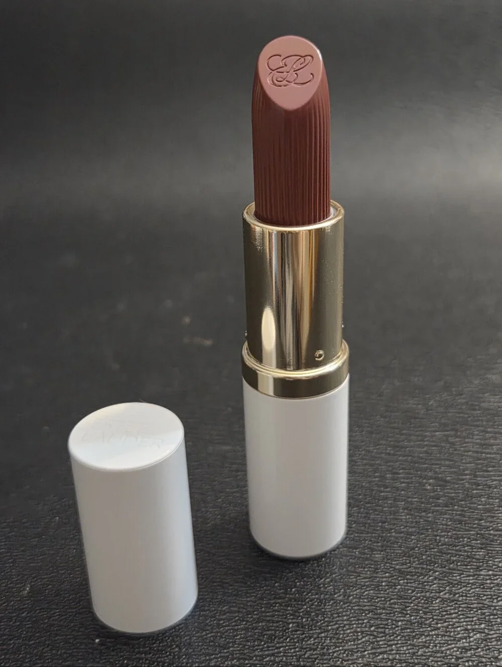 Estée Lauder Pure Color Lipstick Creme in 670 Bold Desires